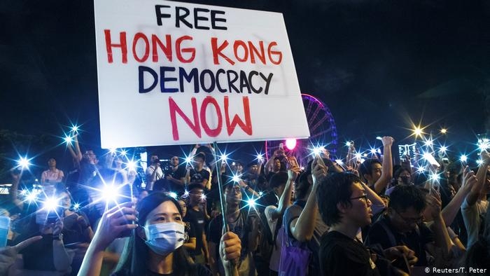 Jovens clamam por avivamento em meio a protestos contra o comunismo em Hong Kong