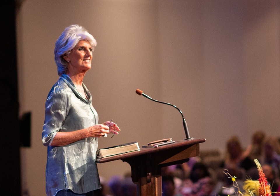 Anne Graham evangeliza hospital durante seu tratamento de câncer: “Estou em uma missão”