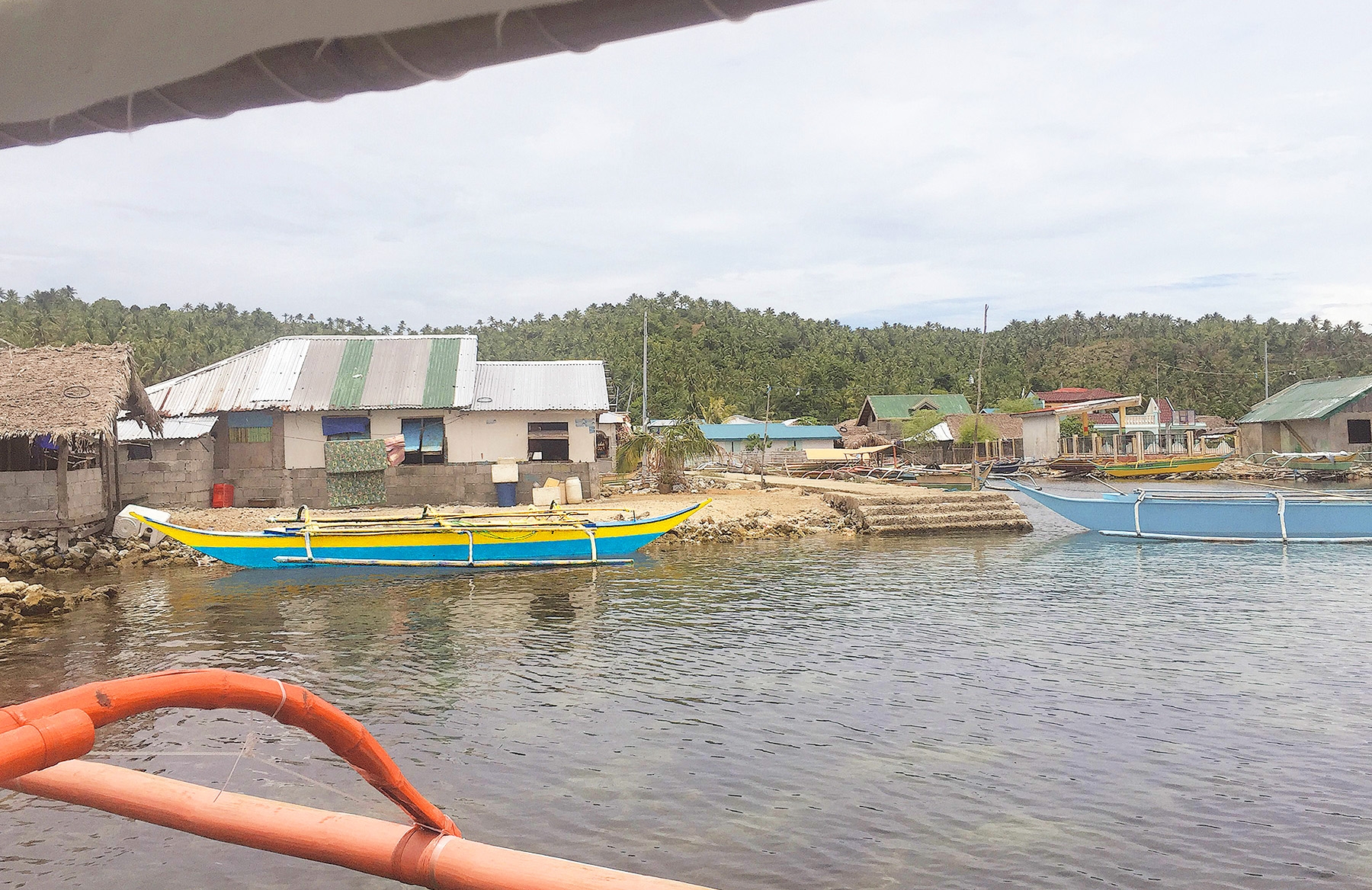 Pastor passa 5 meses em uma canoa para levar o Evangelho a ilhas remotas