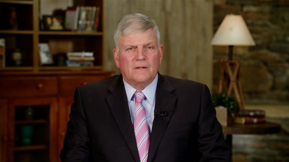 "Eu amo os gays o suficiente para avisá-los que devem se arrepender", diz Franklin Graham