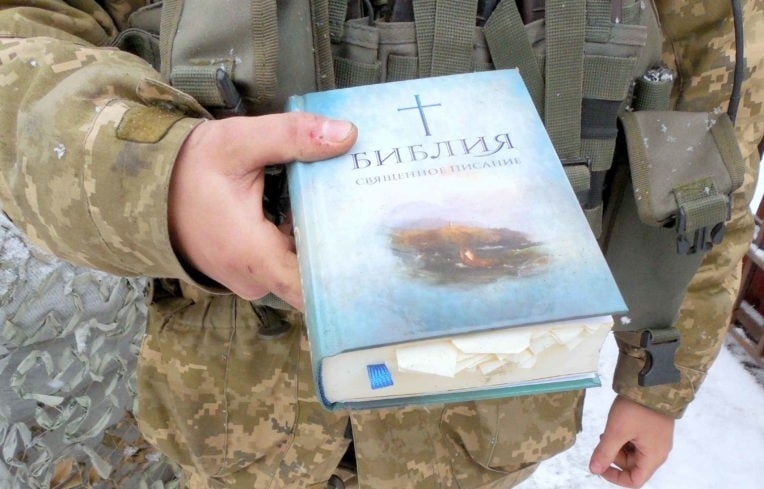 Repúblicas separatistas da Ucrânia proíbem cultos protestantes com punição a pastores