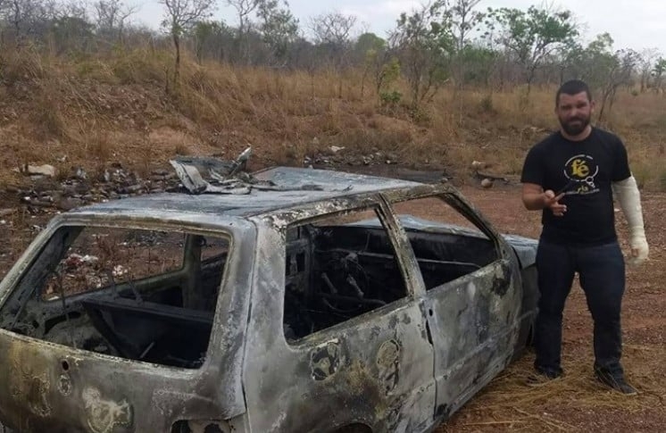 "Deus me livrou da morte", diz pastor que saltou do carro segundos antes de explosão