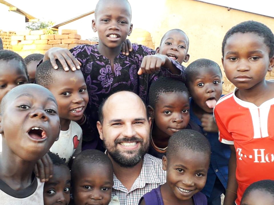 O trabalho de um missionário na África - Saulo Porto