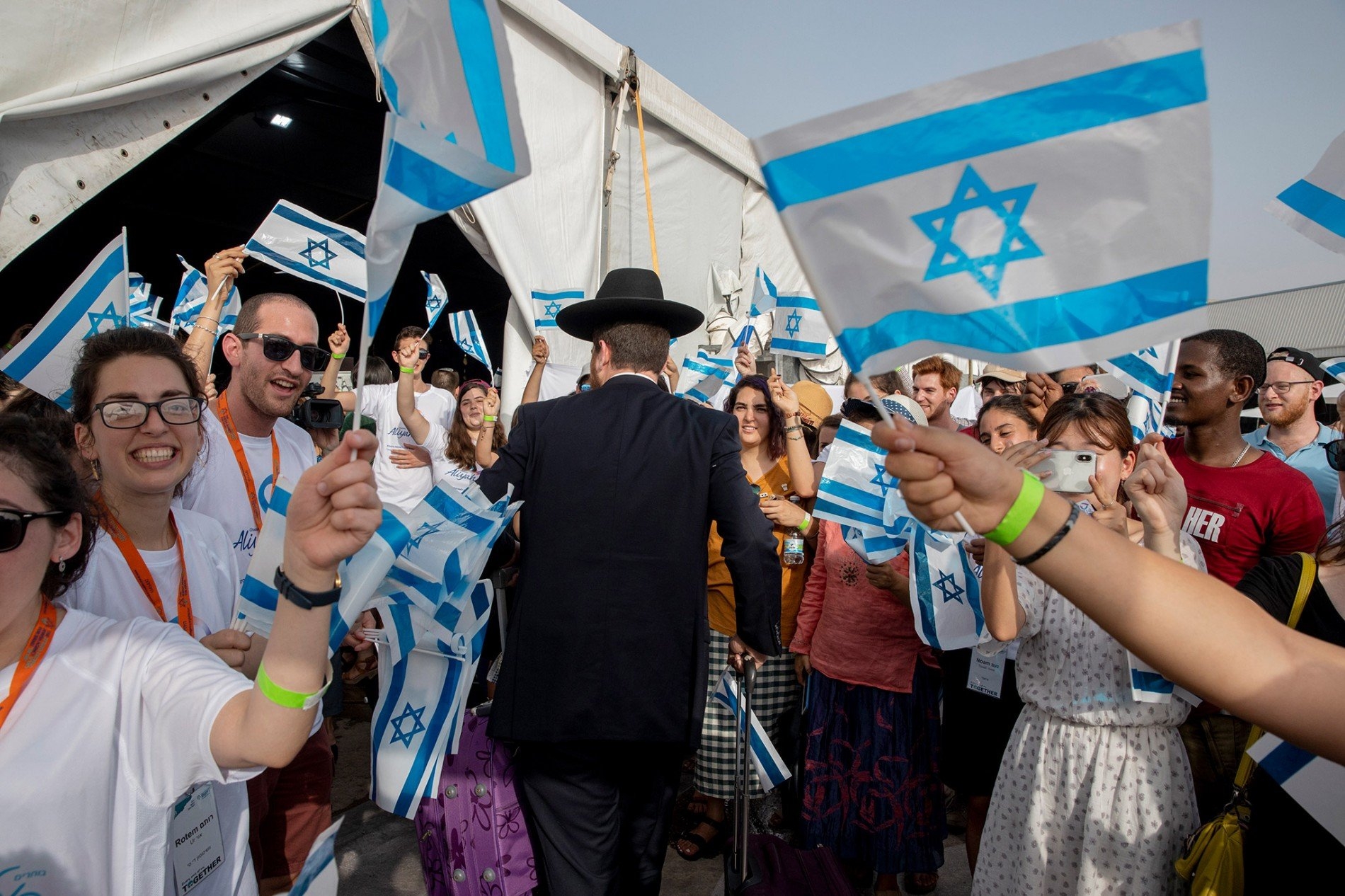 Aumento de antissemitismo obriga judeus franceses a fugirem para Israel