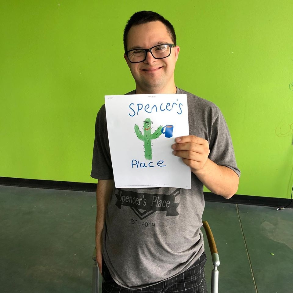 Bíblia inspira mulher a abrir cafeteria com funcionários deficientes: “Matemática de Deus”