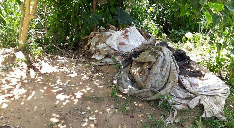 Sobrevivente de chacina na Bahia ouviu a Deus enquanto fugia: “Dobrei o meu joelho”