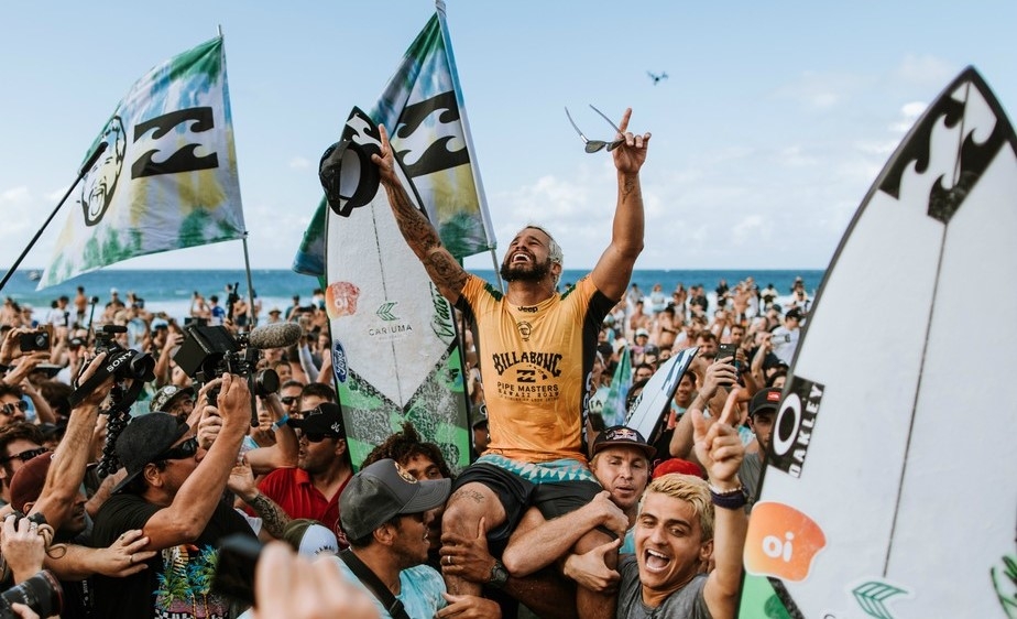 Campeão mundial de surfe, Ítalo Ferreira diz que ora por sabedoria antes das competições