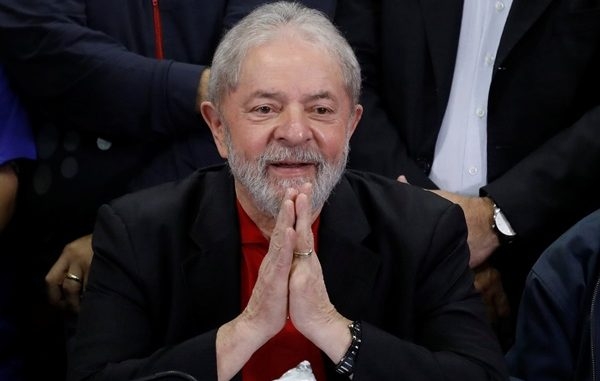 Lula pede que PT "aprenda com os pastores" e se aproxime de evangélicos