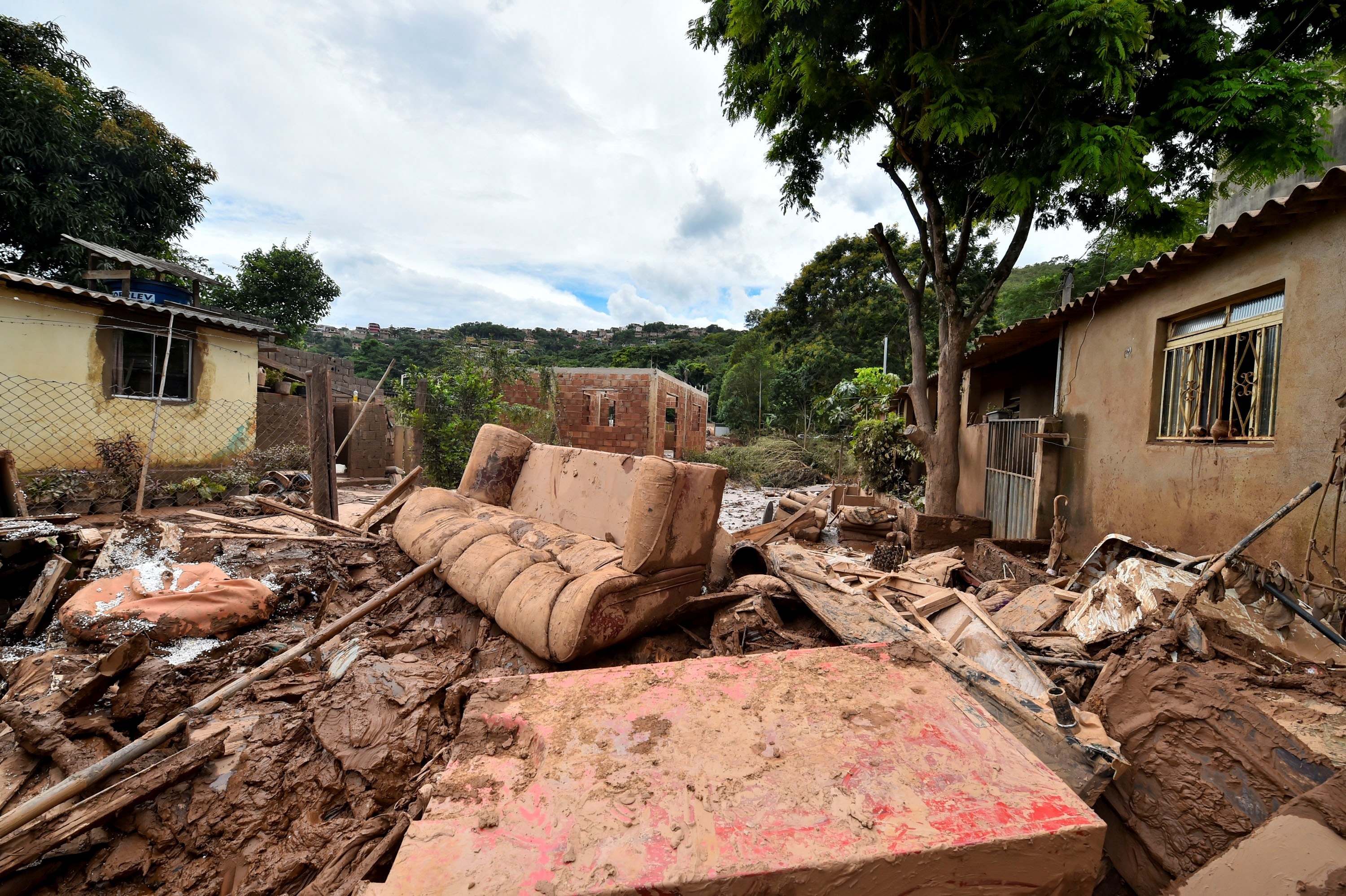 Chuvas causam 53 mortes em MG e líderes pedem orações: “Pedimos socorro”