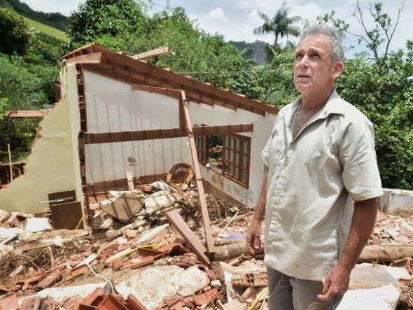 Homem sobrevive a deslizamento após ouvir a Deus na madrugada: “Ele me acordou”