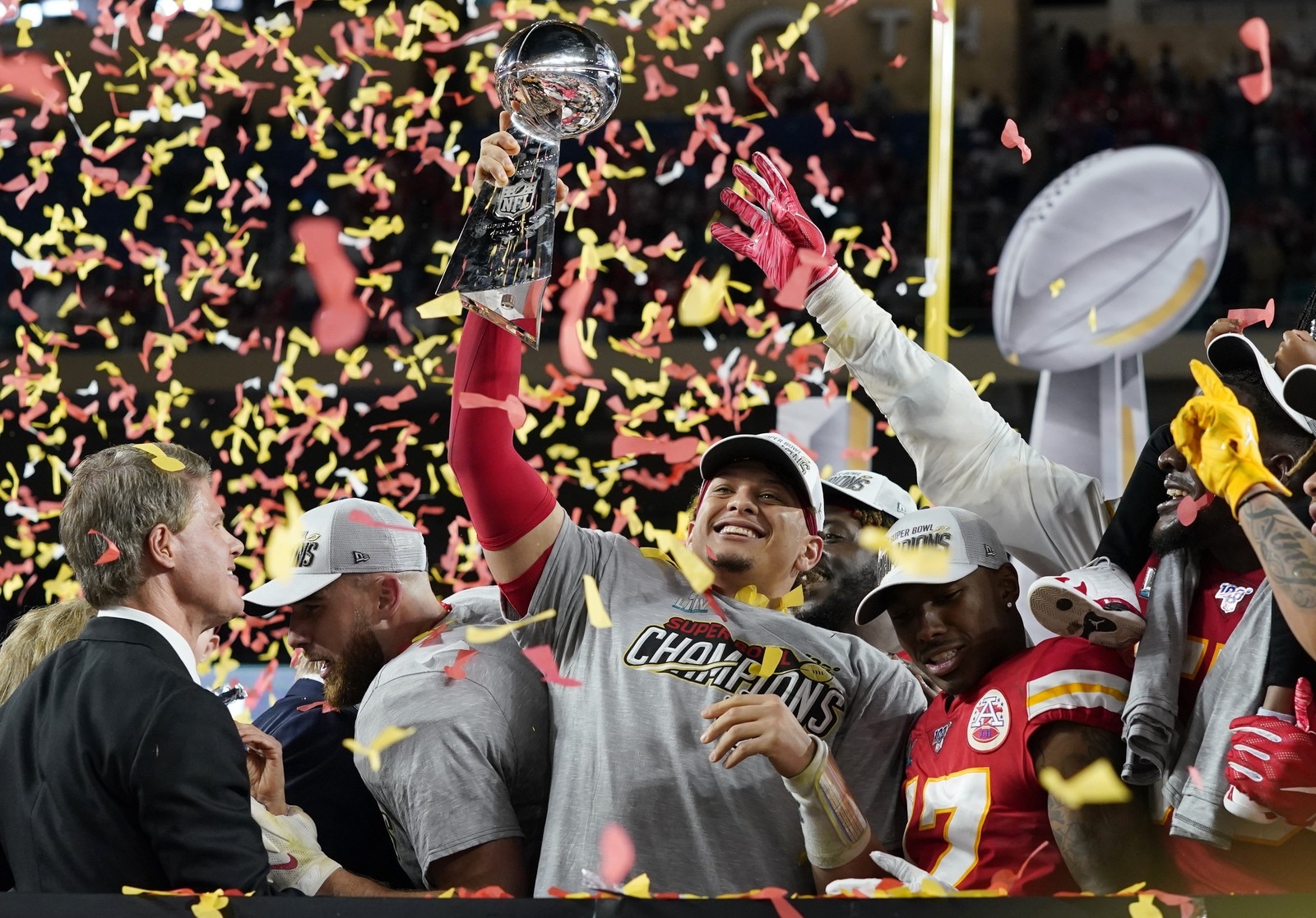 Campeões do Super Bowl glorificam a Deus pela vitória: “Tudo é por causa Dele”