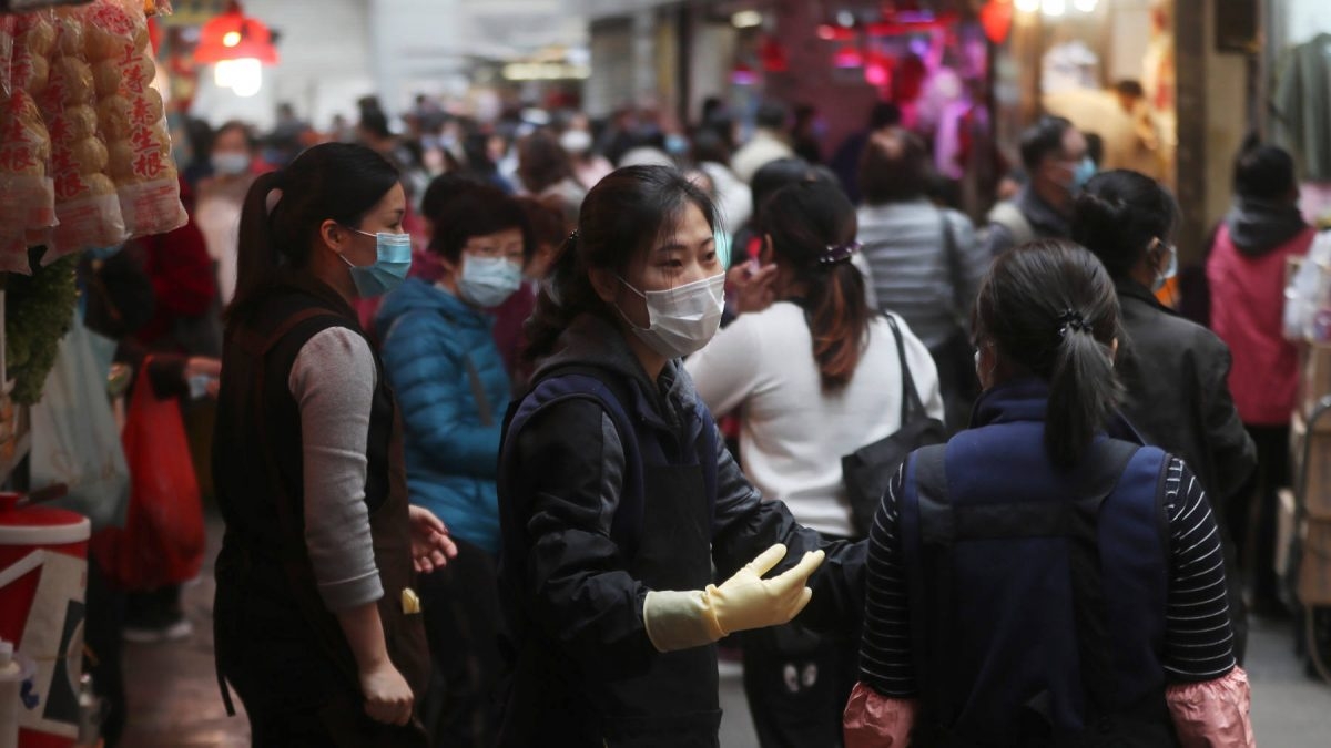 Cristãos enfrentam riscos e pregam o amor de Cristo nas ruas de Wuhan, na China