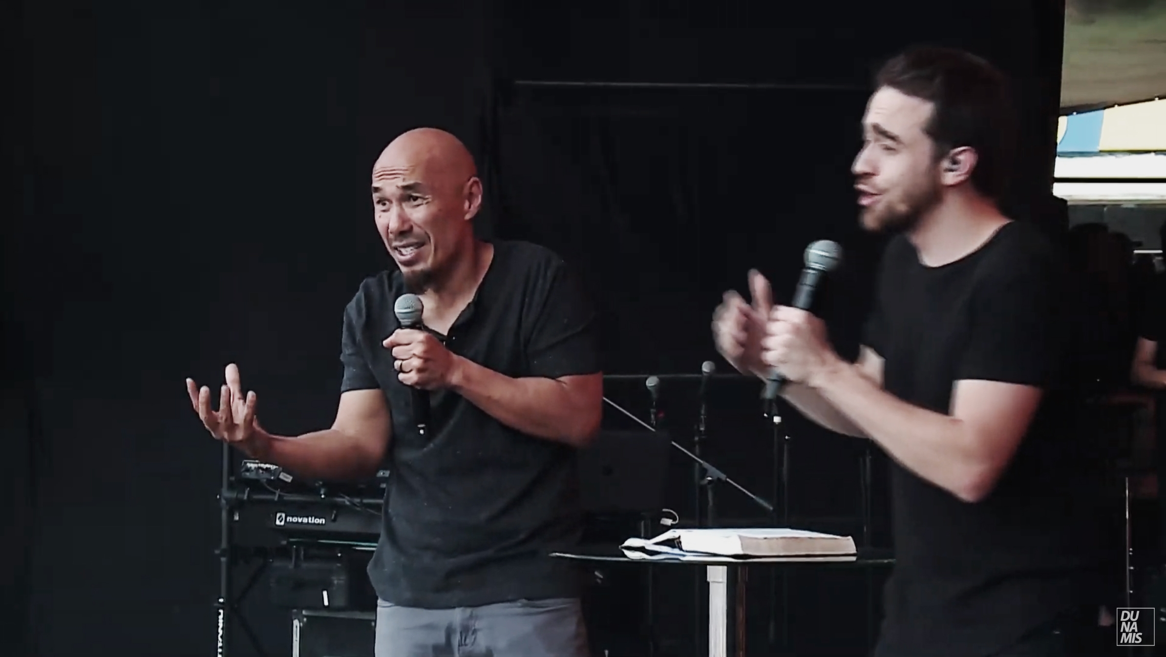 Francis Chan: “Não dá para ficar criticando sermões, enquanto muitos não conhecem Jesus”