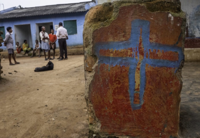 Extremistas hindus espancam crianças cristãs durante culto, na Índia