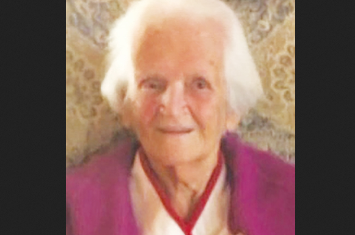 Mulher de 99 anos lê a Bíblia pela 61ª vez: “Deus me mostra algo novo todas as vezes”