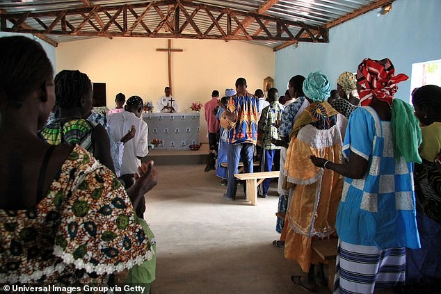 Terroristas atacam igreja e matam 24 pessoas, em Burkina Faso 