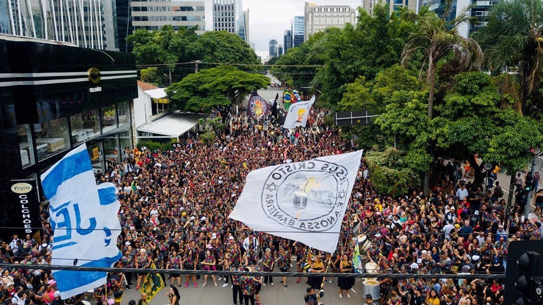 Igrejas alcançam foliões com evangelismo durante o Carnaval