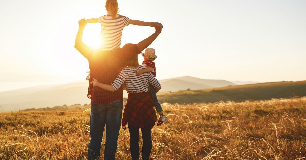 Revolução silenciosa contra a família e a infância 