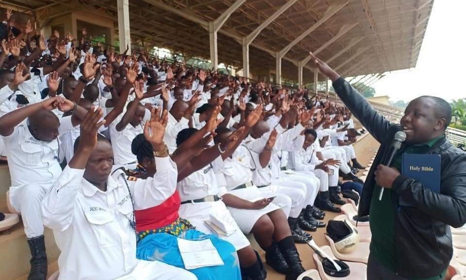 “Há espaço para todos na cruz do Calvário", prega pastor a 700 oficiais de trânsito 