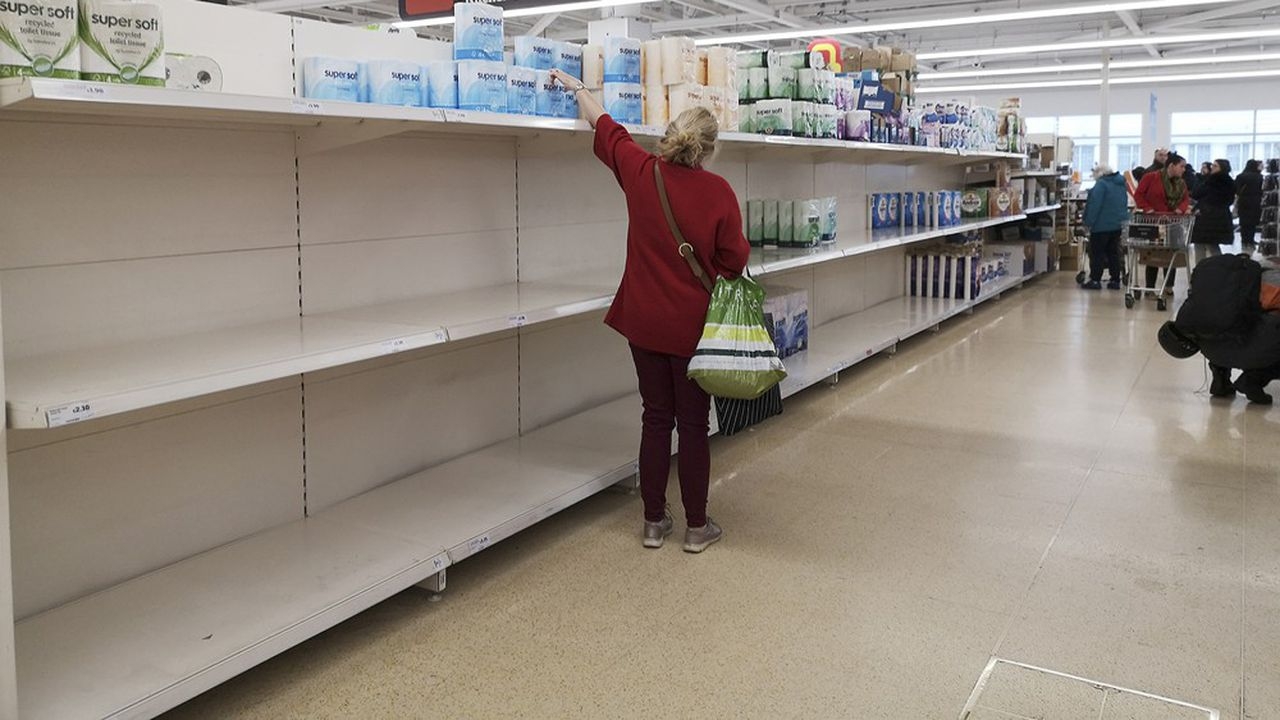 Igreja quer fazer compras para pessoas isoladas enquanto supermercados ficam vazios