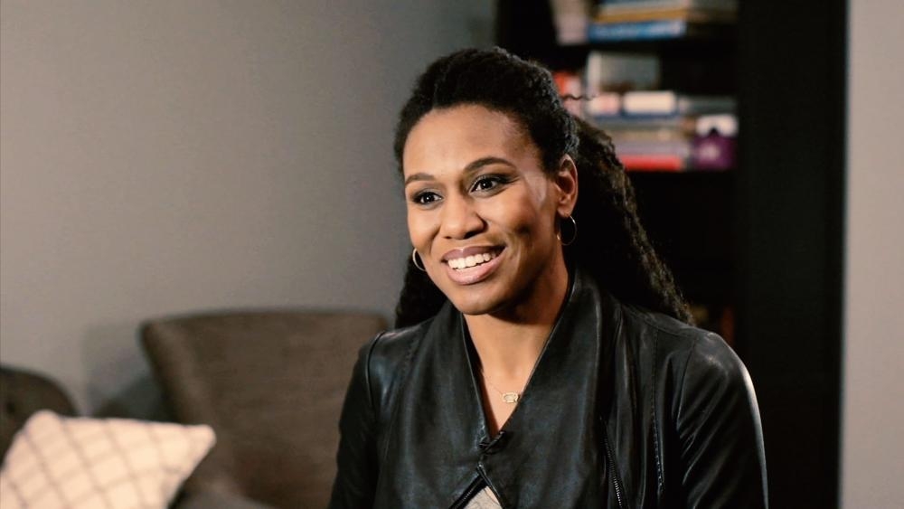 As igrejas precisam parar de ‘fabricar’ o fogo de Deus, diz atriz de ‘Quarto de Guerra’