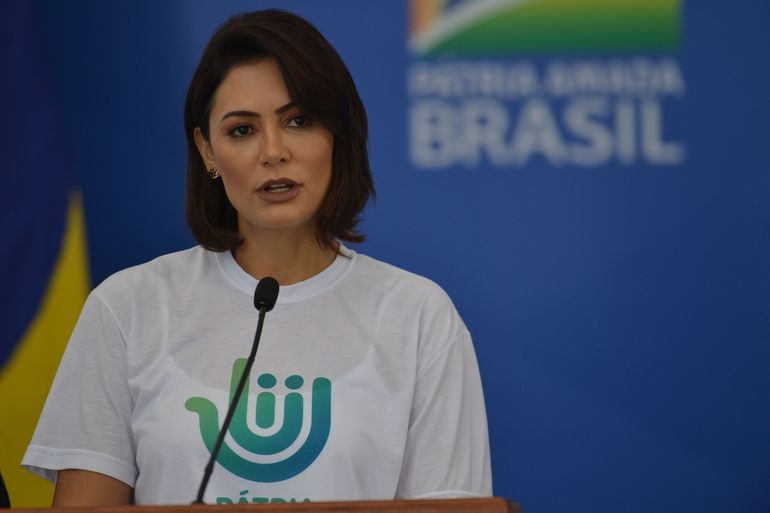 Michelle Bolsonaro testa positivo para Covid-19