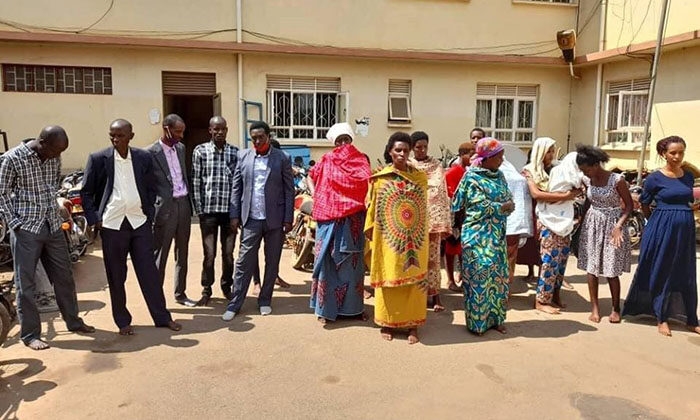 Cristãos são presos por fazer orações nas ruas de Uganda