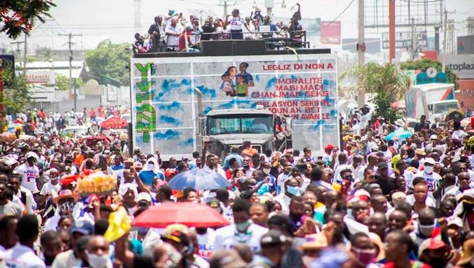 Milhares de evangélicos marcham contra lei que aprova casamento gay no Haiti 