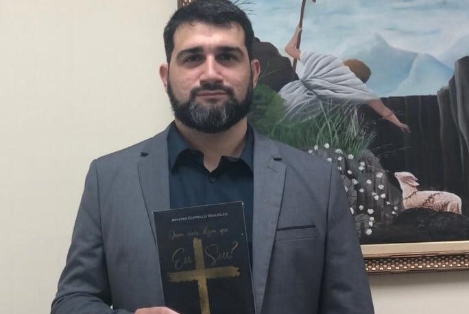 “Nada é mais importante e libertador do que entender quem Jesus é”, diz pastor e escritor