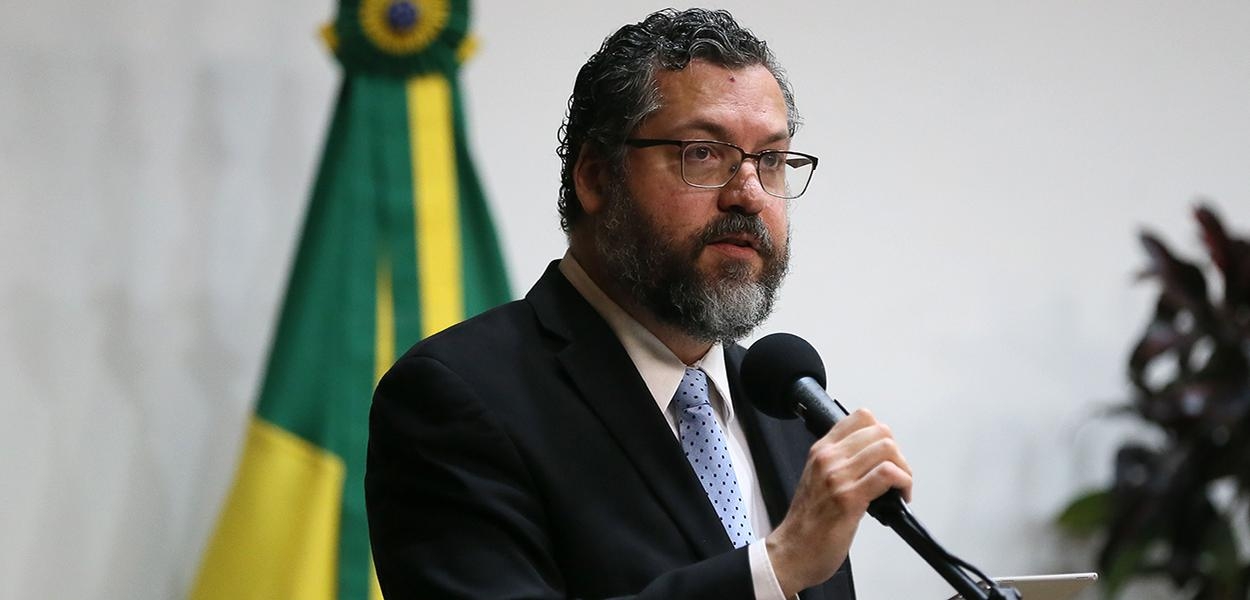 Ernesto Araújo celebra amizade entre Brasil e Israel: "É questão de espiritualidade"