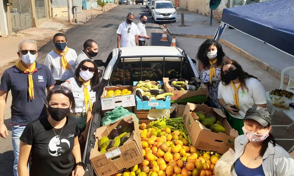 Igreja arrecada frutas e verduras para salvar animais do Pantanal