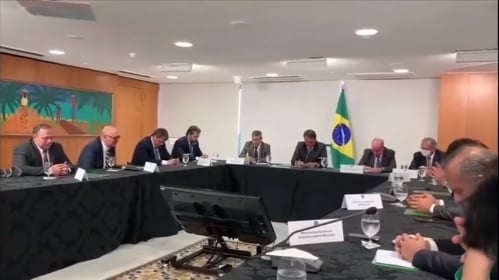 Ministros oram por Bolsonaro, dias antes do presidente passar por cirurgia