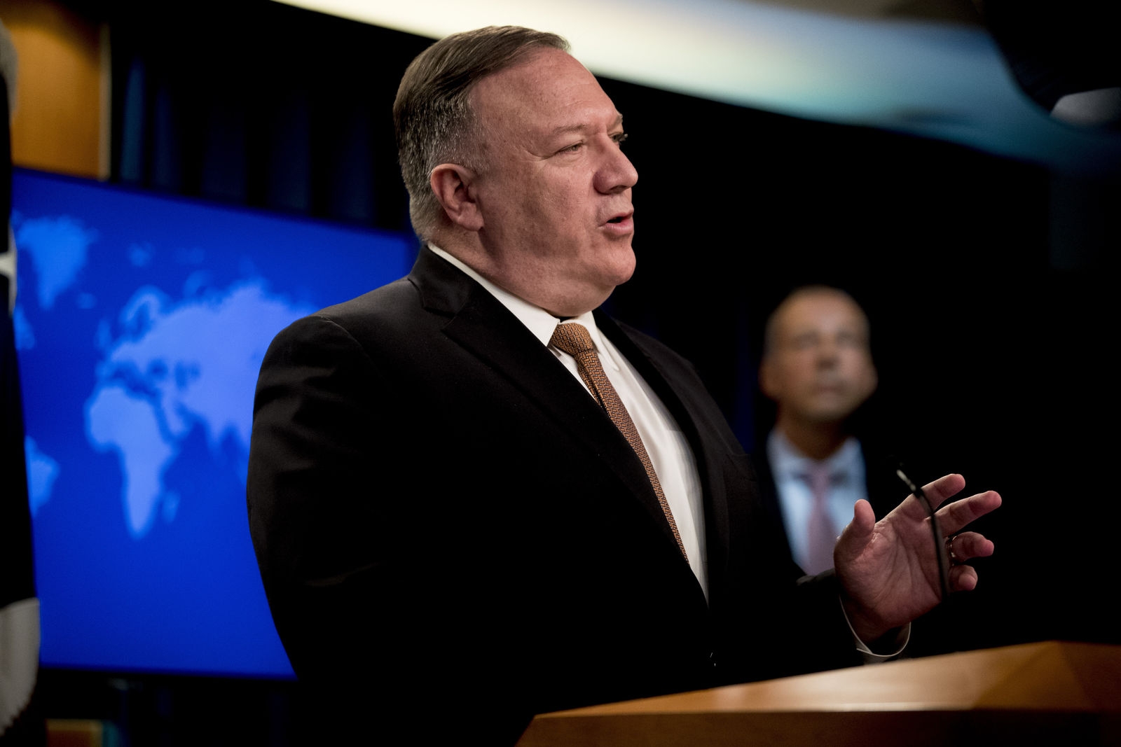 Mike Pompeo critica China por tentar reescrever a Bíblia: "Isso é inaceitável"