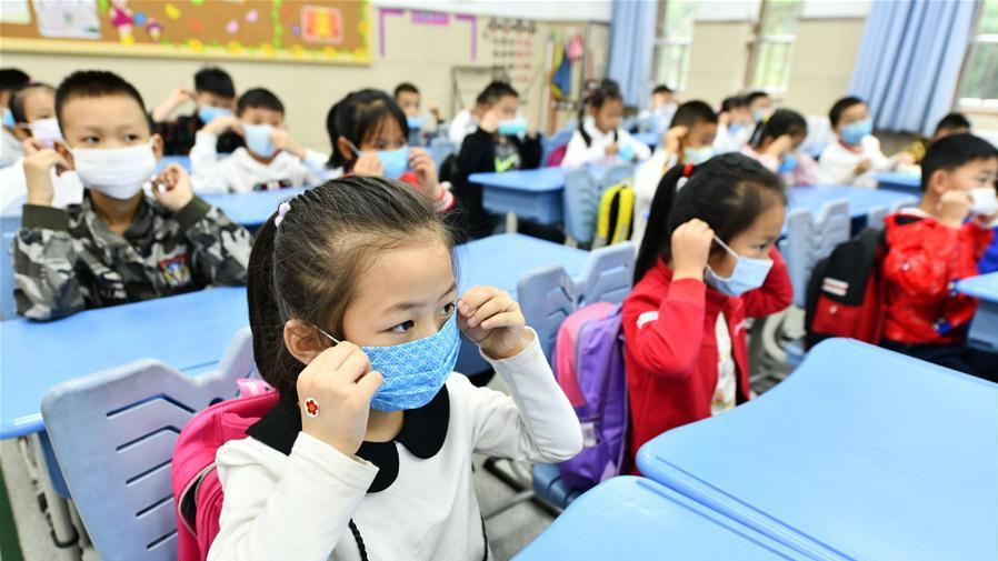 Crianças são punidas pelo Partido Comunista da China ao ter fé descoberta nas escolas