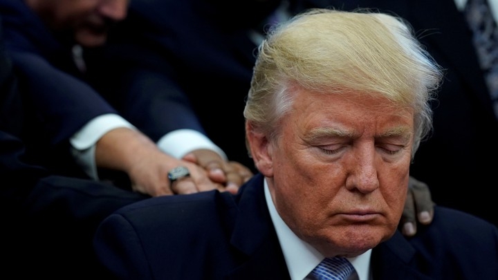 “Deus ouve nossas orações”, diz Trump em evento de intercessão por afetados pela Covid-19