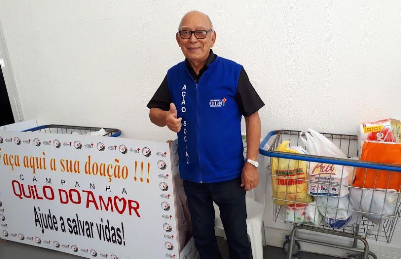 Idoso se entrega a Jesus após ler ‘Pão Diário’ todas as manhãs: “Foi abrindo meus olhos”