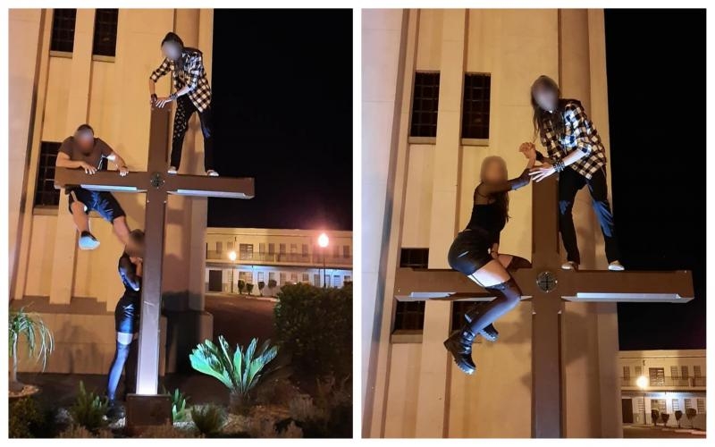 Jovens sobem em cruz da igreja e postam as fotos com palavrões, em SC