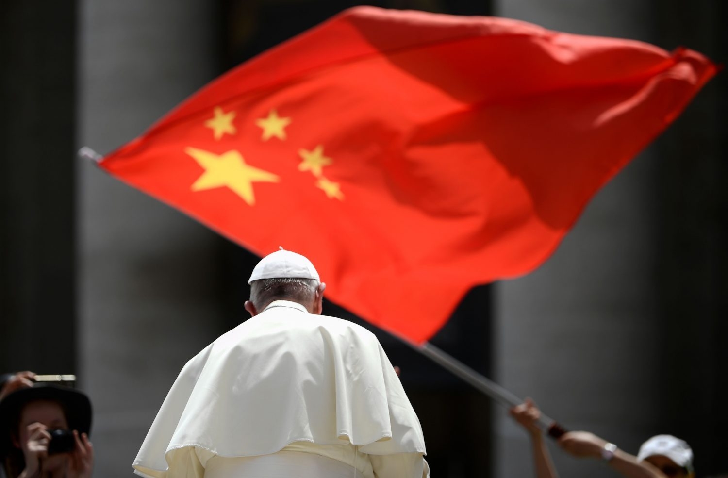 Vaticano renova acordo com China, apesar da perseguição religiosa