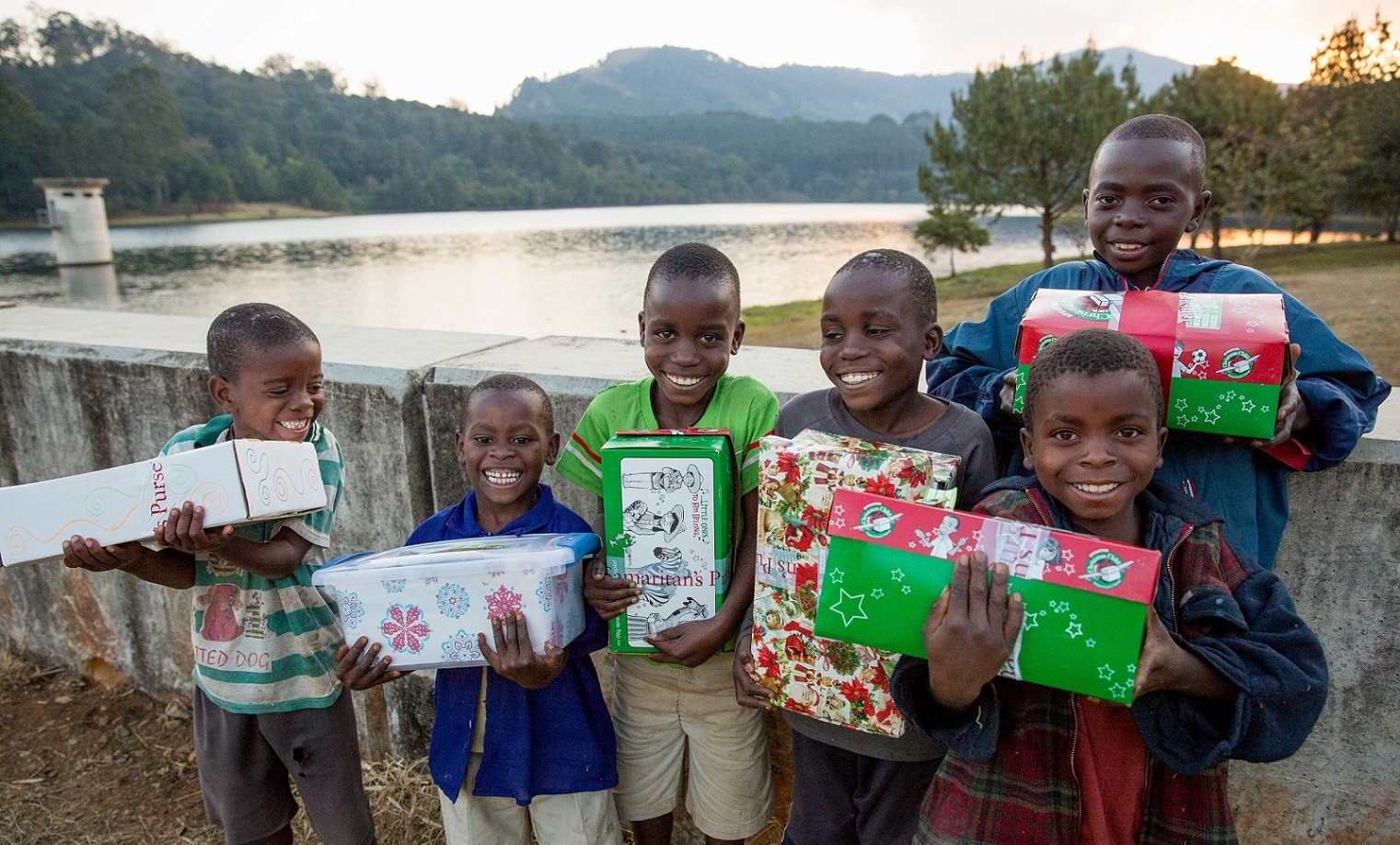 Escola desiste de ação cristã solidária de Natal após reclamação de ateus, nos EUA