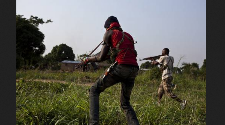 Homens armados sequestram 5 filhas de pastor, na Nigéria