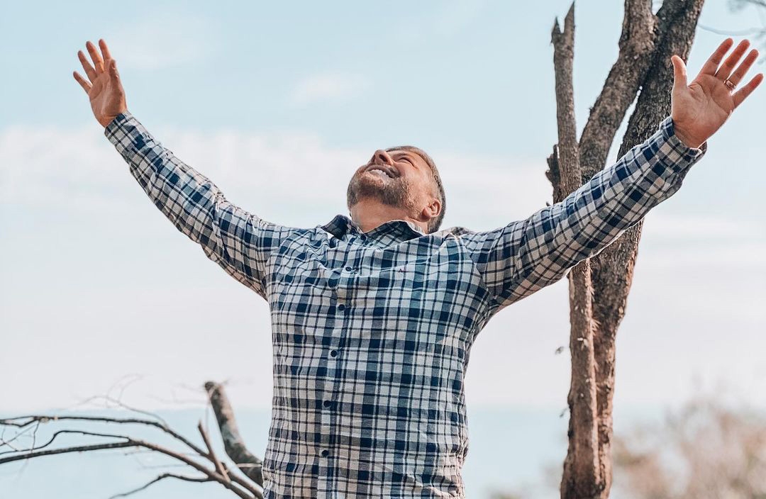 Razão e emoção: pastor ensina como expressar o amor a Deus através da alma e conhecimento
