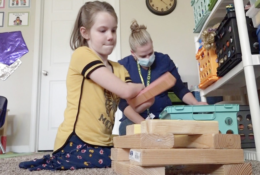 Menina que perdeu braços e pernas em acidente aos 9 anos inspira com sua fé