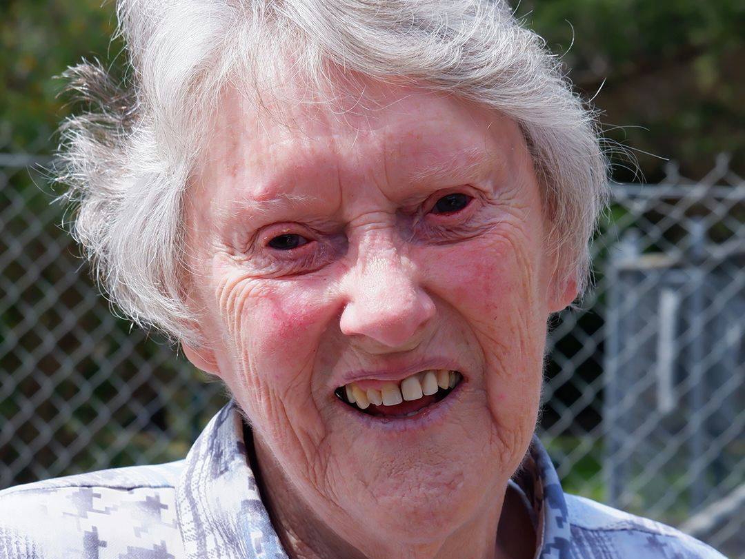 Aos 82 anos, idosa continua fazendo missões na Malásia: “Deus dá a força e os recursos”