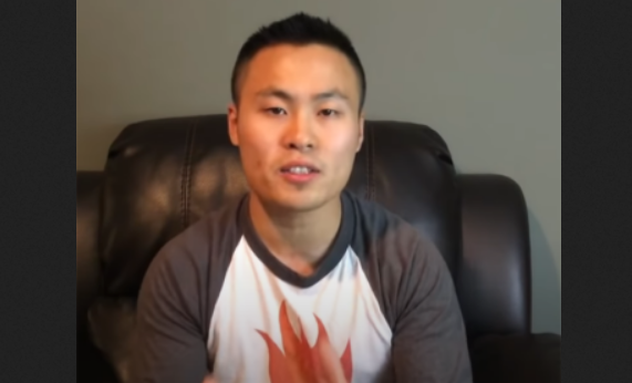 Chinês deixa ateísmo e se torna ministro de estudo bíblico: ‘Deus me transformou’