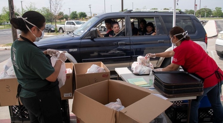 Universidade cristã doou 38.7 milhões de refeições a famílias durante a pandemia nos EUA