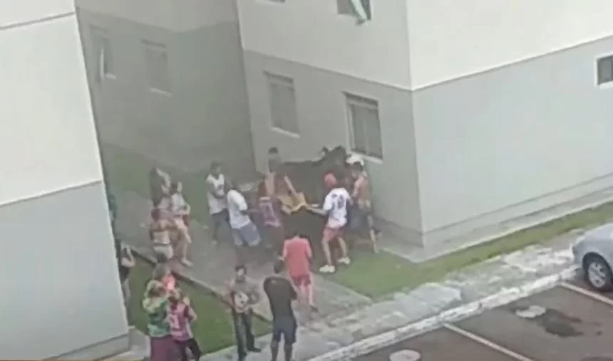 “Foi Deus”, diz mãe de meninas arremessadas do quarto andar para escapar de incêndio