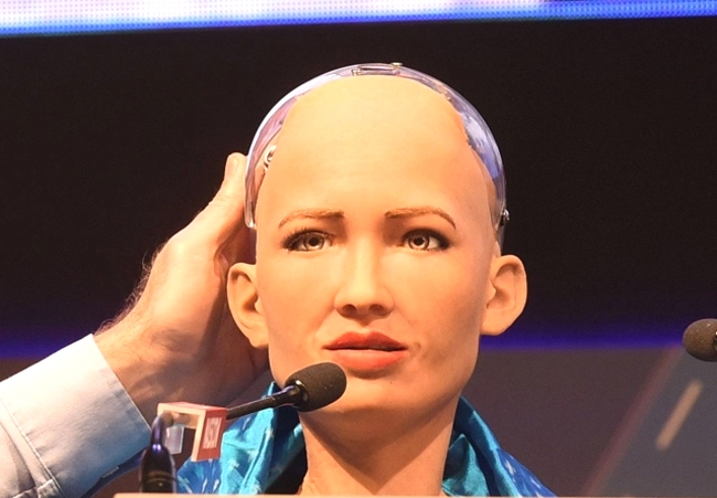 Inteligência artificial: autor cristão alerta sobre a substituição de humanos por robôs