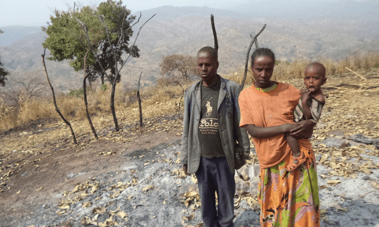 Casal cristão é preso junto com seu bebê acusado de evangelismo, na Somalilândia