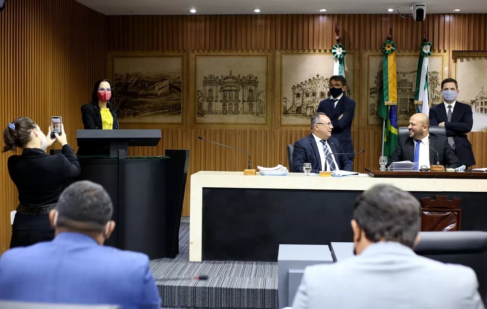 Vereadores de Natal aprovam lei que impede fechamento de igrejas durante pandemia