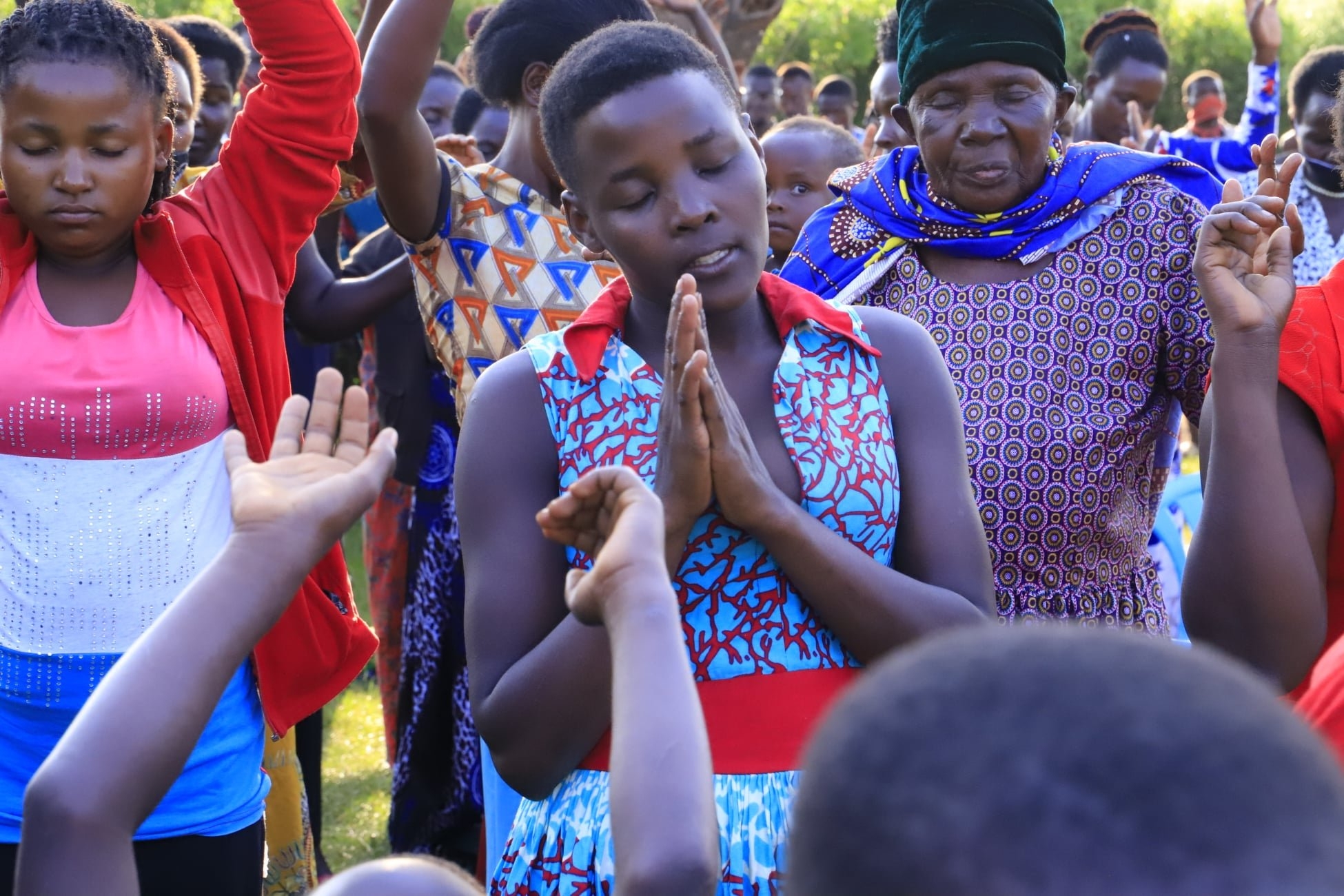 Mais de 90 pessoas se entregam a Jesus em evangelismo de rua em Uganda